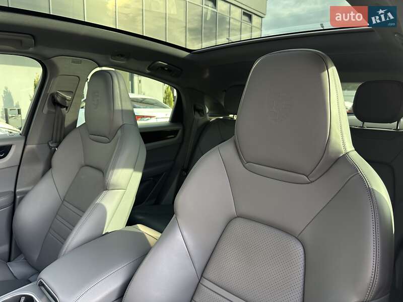 Позашляховик / Кросовер Porsche Cayenne 2020 в Мукачевому