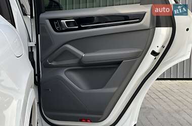 Внедорожник / Кроссовер Porsche Cayenne 2020 в 