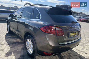 Позашляховик / Кросовер Porsche Cayenne 2013 в 