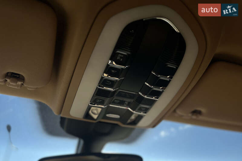Позашляховик / Кросовер Porsche Cayenne 2013 в Мукачевому