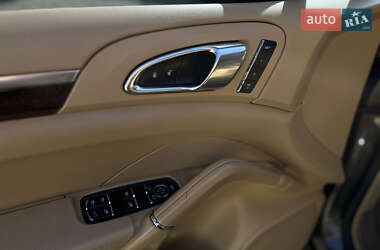 Позашляховик / Кросовер Porsche Cayenne 2013 в 