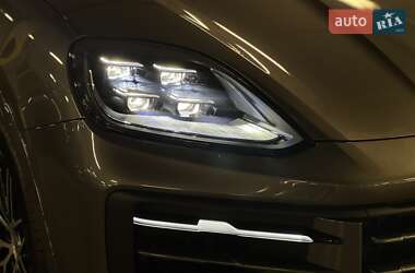 Позашляховик / Кросовер Porsche Cayenne 2024 в 