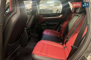 Позашляховик / Кросовер Porsche Cayenne 2024 в 