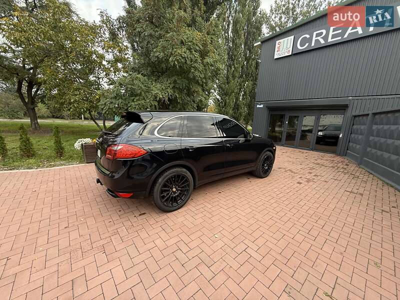 Внедорожник / Кроссовер Porsche Cayenne 2011 в Кременчуге
