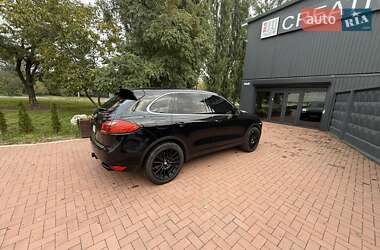 Позашляховик / Кросовер Porsche Cayenne 2011 в 
