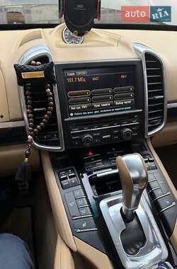 Позашляховик / Кросовер Porsche Cayenne 2011 в 