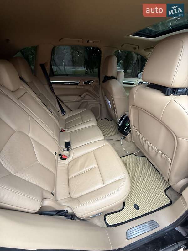 Внедорожник / Кроссовер Porsche Cayenne 2011 в Кременчуге