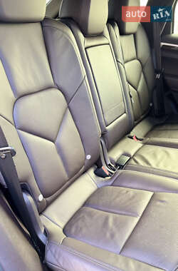 Внедорожник / Кроссовер Porsche Cayenne 2013 в 