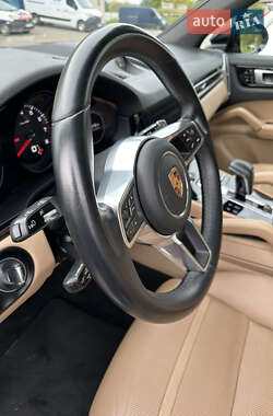 Позашляховик / Кросовер Porsche Cayenne 2019 в 