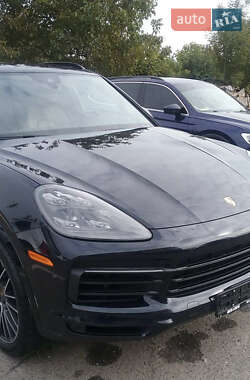 Позашляховик / Кросовер Porsche Cayenne 2019 в 