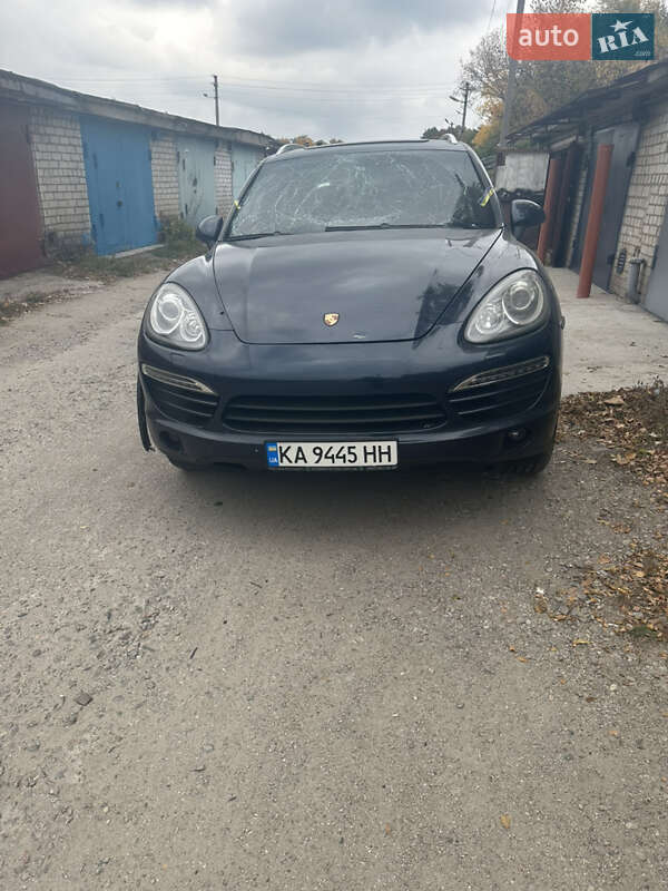 Позашляховик / Кросовер Porsche Cayenne 2012 в 