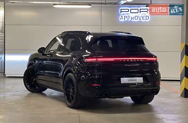 Внедорожник / Кроссовер Porsche Cayenne 2023 в 