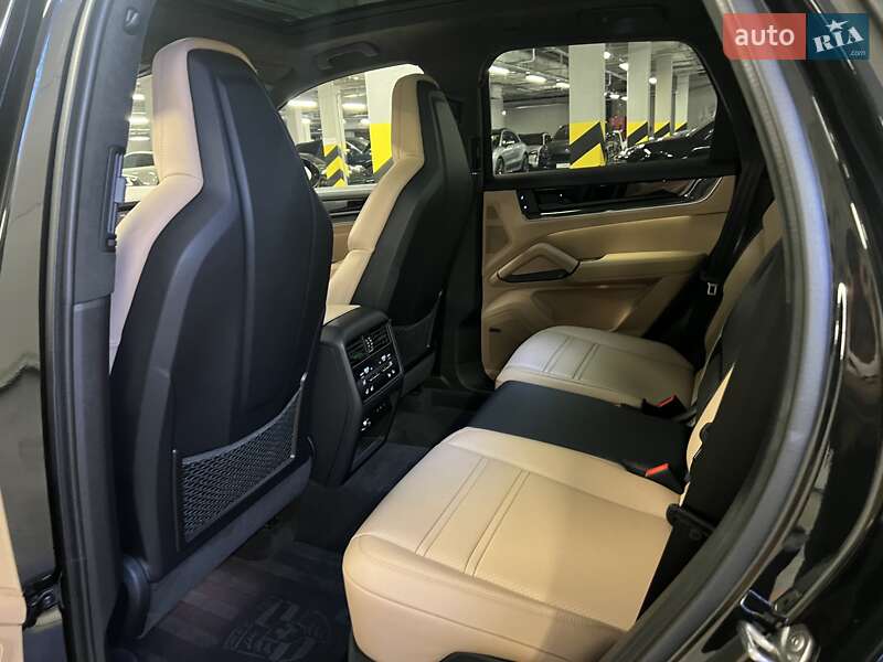 Внедорожник / Кроссовер Porsche Cayenne 2023 в Киеве фото 45 Внедорожник / Кроссовер Porsche Cayenne 2023 в Киеве