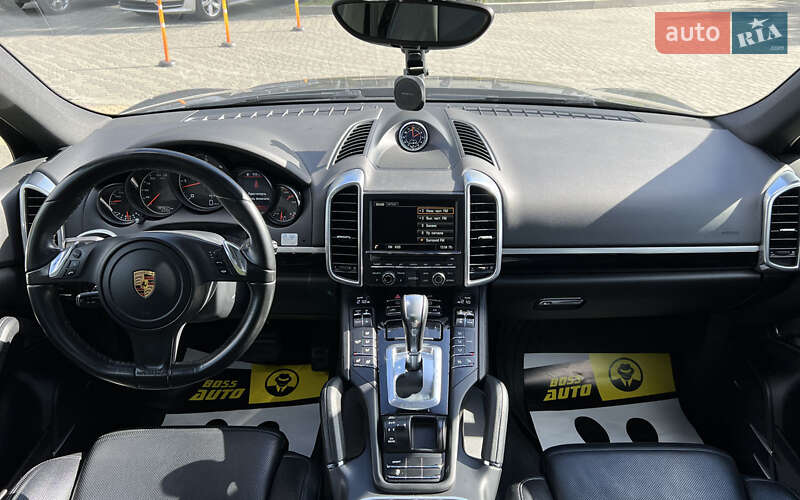 Позашляховик / Кросовер Porsche Cayenne 2014 в Львові