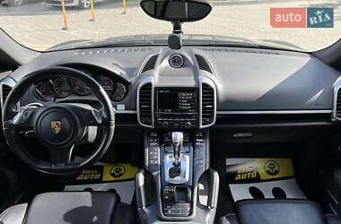 Внедорожник / Кроссовер Porsche Cayenne 2014 в 