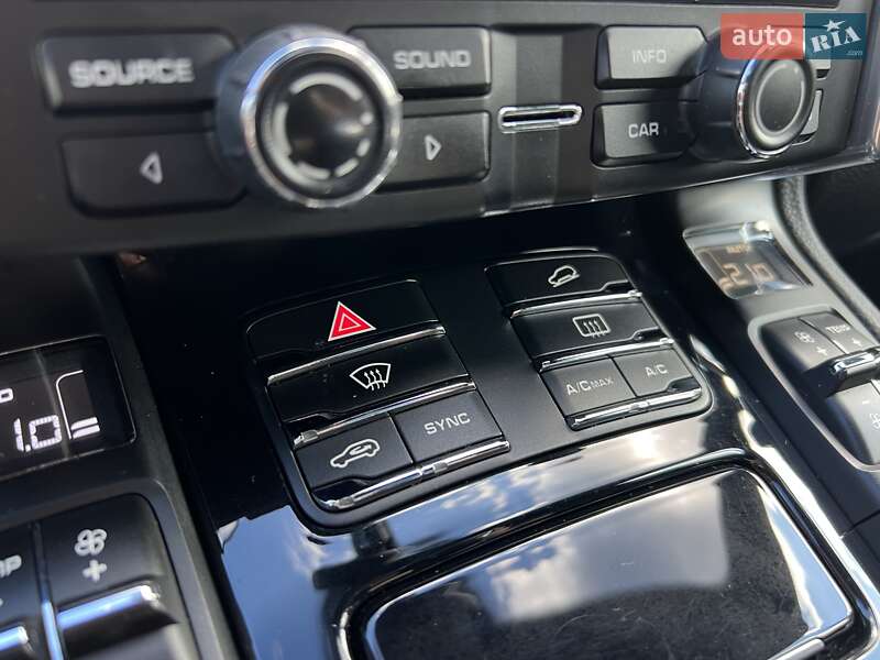 Позашляховик / Кросовер Porsche Cayenne 2014 в Львові
