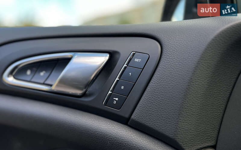 Позашляховик / Кросовер Porsche Cayenne 2014 в Львові