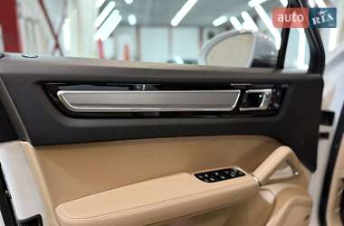 Внедорожник / Кроссовер Porsche Cayenne 2022 в 