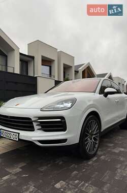 Внедорожник / Кроссовер Porsche Cayenne 2022 в 