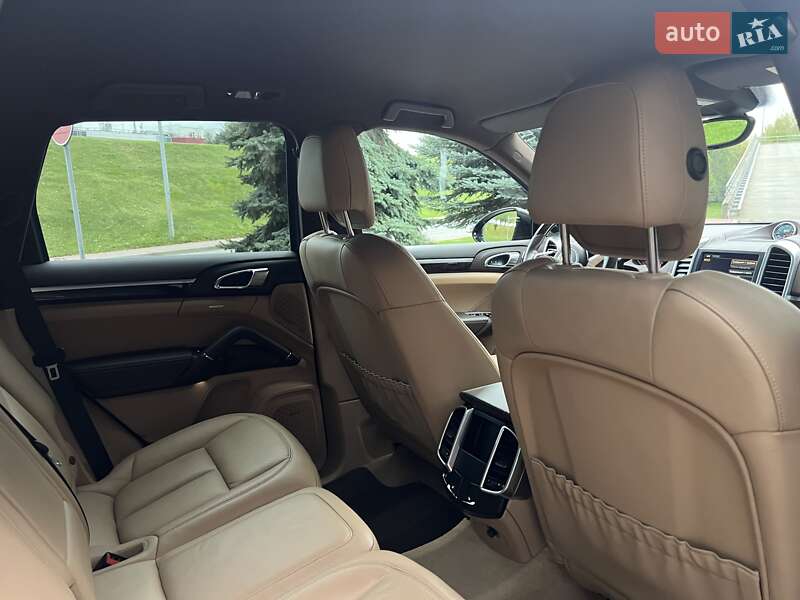 Позашляховик / Кросовер Porsche Cayenne 2015 в Києві фото 27 Позашляховик / Кросовер Porsche Cayenne 2015 в Києві