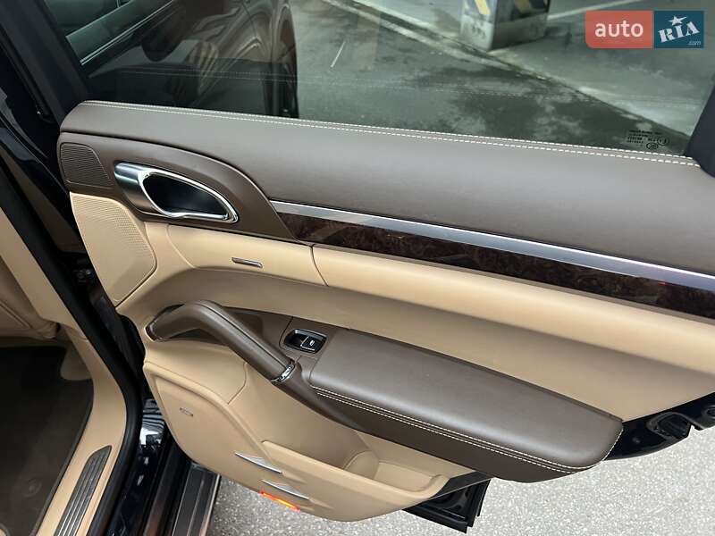 Позашляховик / Кросовер Porsche Cayenne 2015 в Києві фото 28 Позашляховик / Кросовер Porsche Cayenne 2015 в Києві