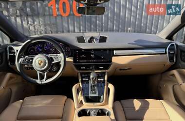 Позашляховик / Кросовер Porsche Cayenne 2022 в 