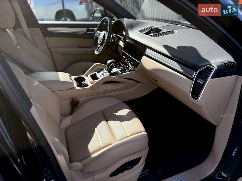 Позашляховик / Кросовер Porsche Cayenne 2022 в Києві