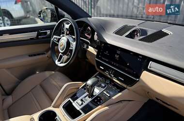 Позашляховик / Кросовер Porsche Cayenne 2022 в 