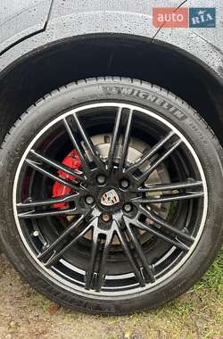 Позашляховик / Кросовер Porsche Cayenne 2010 в 