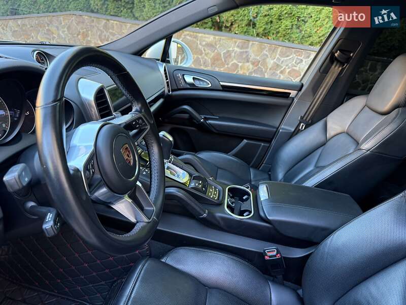 Внедорожник / Кроссовер Porsche Cayenne 2017 в Киеве фото 29 Внедорожник / Кроссовер Porsche Cayenne 2017 в Киеве