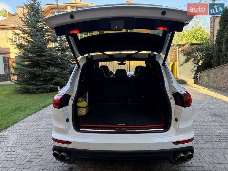 Внедорожник / Кроссовер Porsche Cayenne 2017 в Киеве фото 42 Внедорожник / Кроссовер Porsche Cayenne 2017 в Киеве