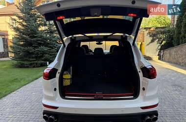 Позашляховик / Кросовер Porsche Cayenne 2017 в 