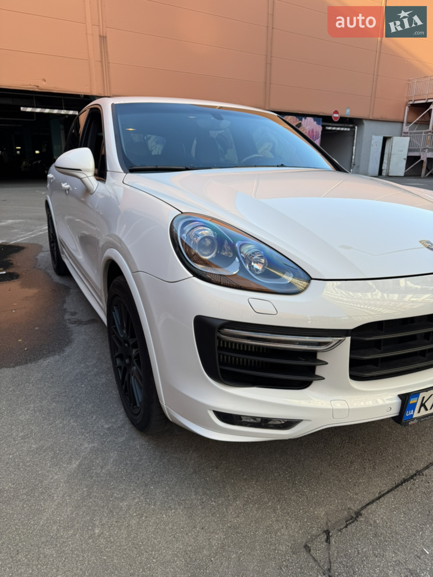 2016 Porsche Cayenne - мініатюра 2