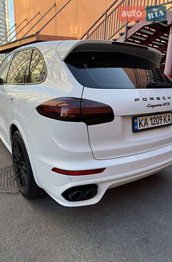 Внедорожник / Кроссовер Porsche Cayenne 2016 в 