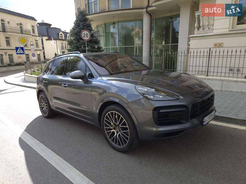 Позашляховик / Кросовер Porsche Cayenne 2019 в Києві