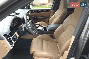 Внедорожник / Кроссовер Porsche Cayenne 2019 в 