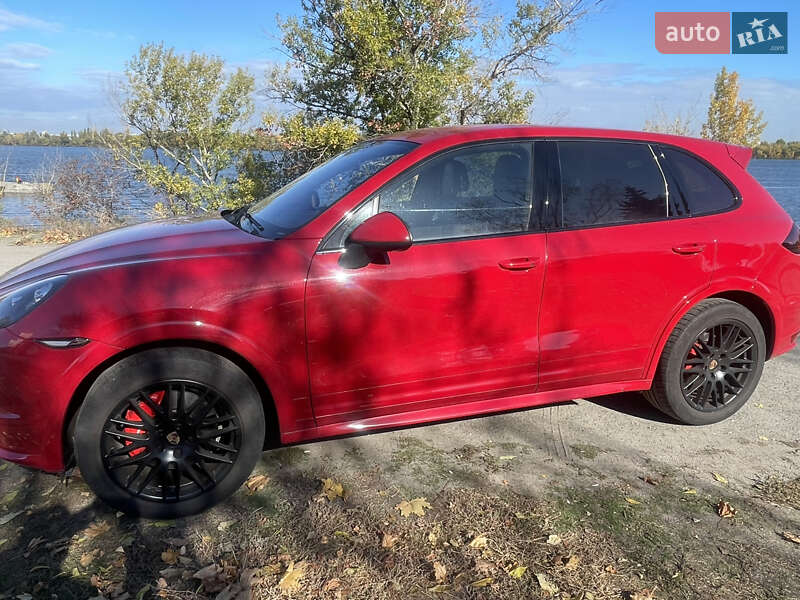 Внедорожник / Кроссовер Porsche Cayenne 2014 в Днепре