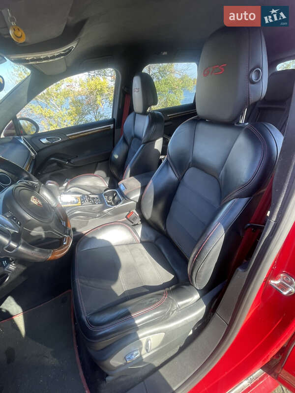 Внедорожник / Кроссовер Porsche Cayenne 2014 в Днепре