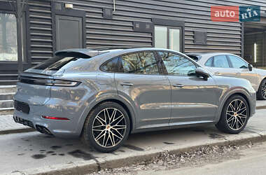 Внедорожник / Кроссовер Porsche Cayenne 2024 в 