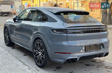 Внедорожник / Кроссовер Porsche Cayenne 2024 в 