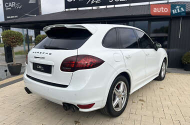 Позашляховик / Кросовер Porsche Cayenne 2013 в  фото 12 Позашляховик / Кросовер Porsche Cayenne 2013 в