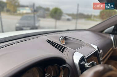 Позашляховик / Кросовер Porsche Cayenne 2013 в  фото 31 Позашляховик / Кросовер Porsche Cayenne 2013 в