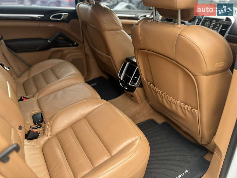 Внедорожник / Кроссовер Porsche Cayenne 2013 в Львове фото 36 Внедорожник / Кроссовер Porsche Cayenne 2013 в Львове