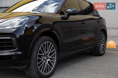 Внедорожник / Кроссовер Porsche Cayenne 2020 в 
