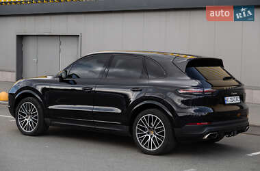 Внедорожник / Кроссовер Porsche Cayenne 2020 в 