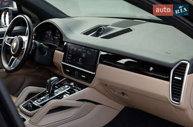Внедорожник / Кроссовер Porsche Cayenne 2020 в 