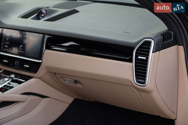 Позашляховик / Кросовер Porsche Cayenne 2020 в Києві