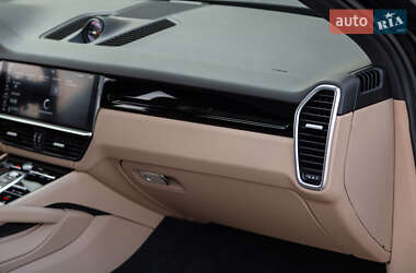 Внедорожник / Кроссовер Porsche Cayenne 2020 в 