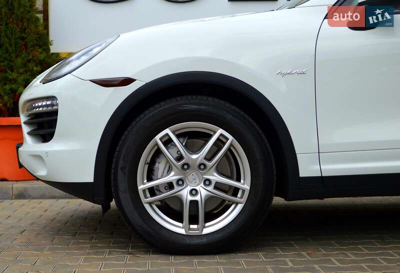 Позашляховик / Кросовер Porsche Cayenne 2012 в Одесі