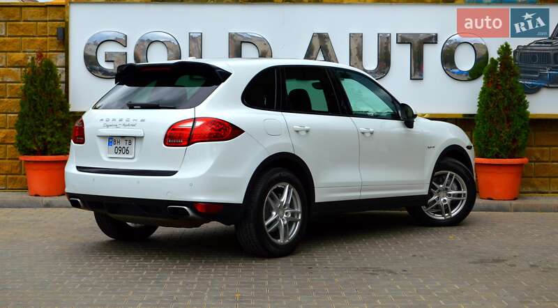 Позашляховик / Кросовер Porsche Cayenne 2012 в Одесі